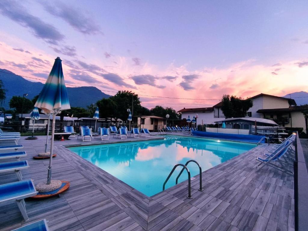 Camping Italia 90 Caravans Domaso Esterno foto