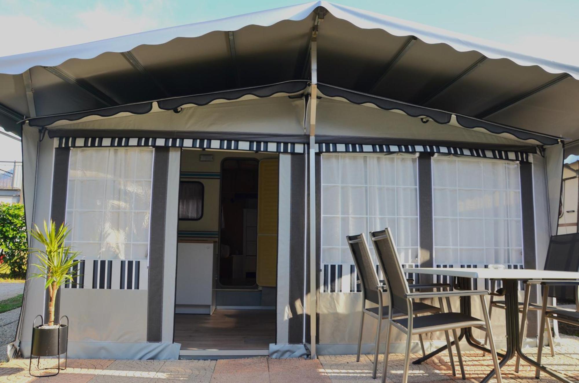 Camping Italia 90 Caravans Domaso Esterno foto